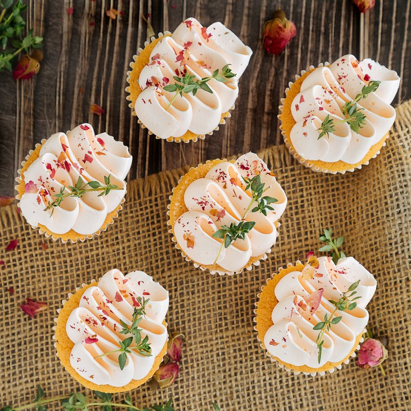 Rustic Pink Cupcakes | Online Cake Delivery Singapore | Baker&#039;s Brew