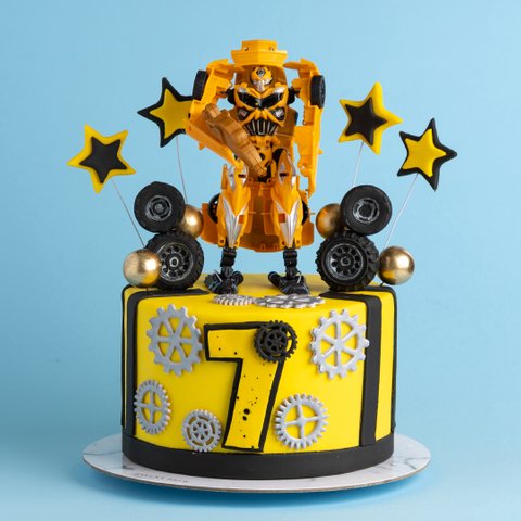 Bumblebee Roll Out Cake