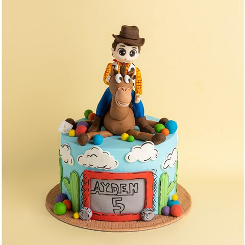 Woody's Sweet Round Up Cake!