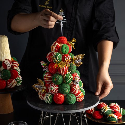 Tower of Joy:Crafting a Croquembouche 7