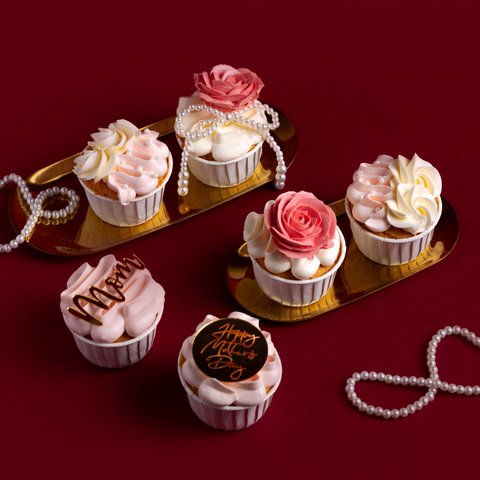 Love in Pearl Rose Cupcakes