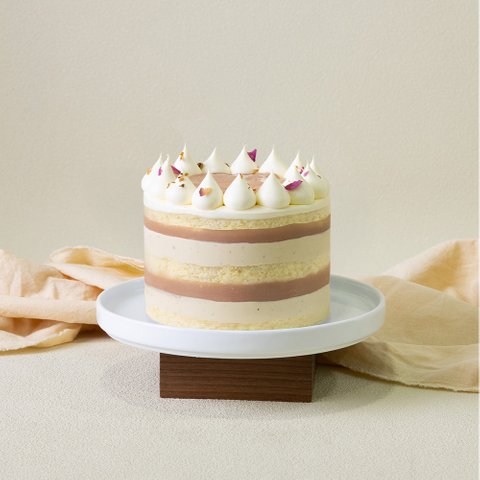 Oolong White Peach Victoria Naked Cake