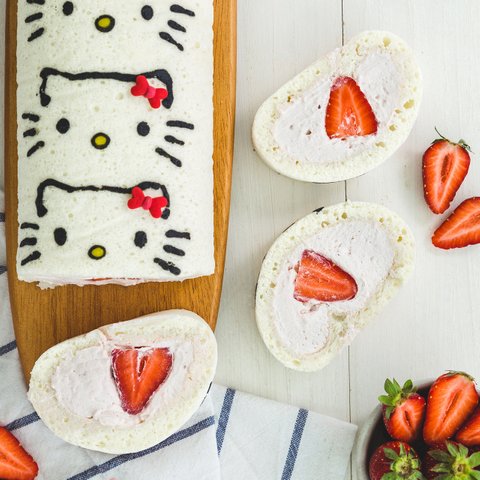 Hello Kitty Swiss Roll 15