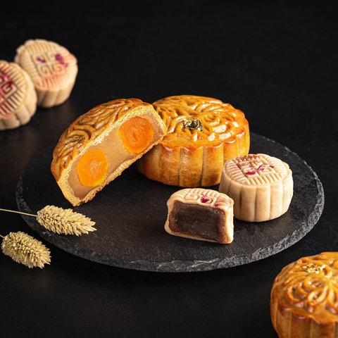 Traditional Double Yolk & Lychee Pu-er Snow Skin Mooncakes - (Private 1 pax - Tholmas)