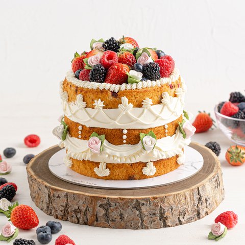 A Berry Naked Cake 7