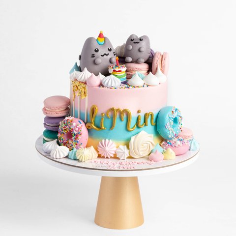 Pusheen Wonderland Cake